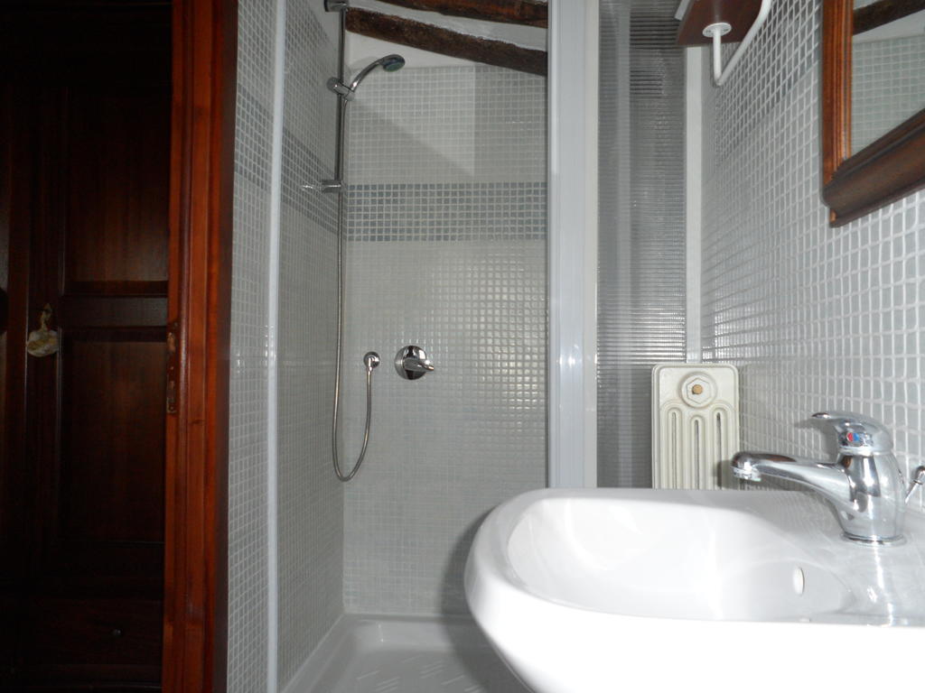 Podere Il Caggio Rooms San Gimignano Phòng bức ảnh